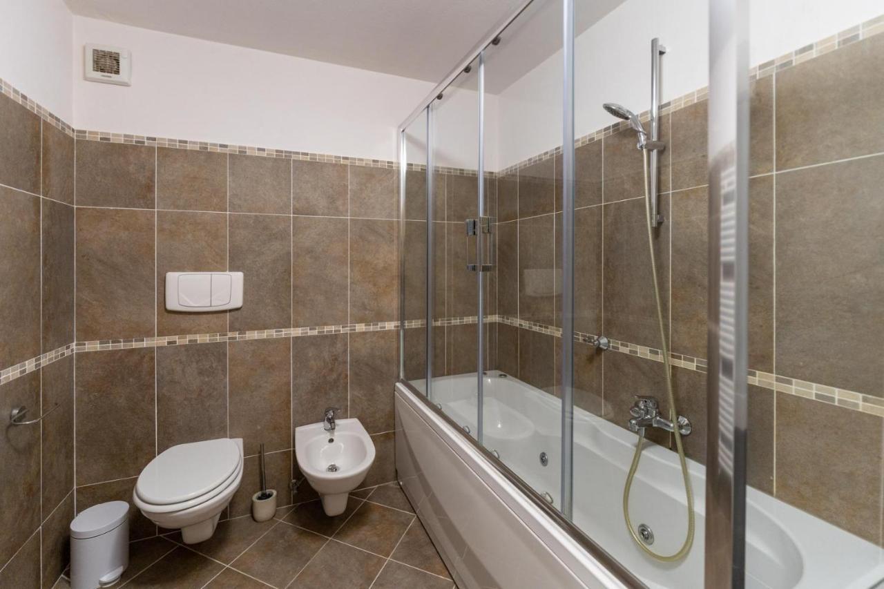 Casa Beba - Agenzia Dolomiti Affitti Apartman Cavalese Kültér fotó