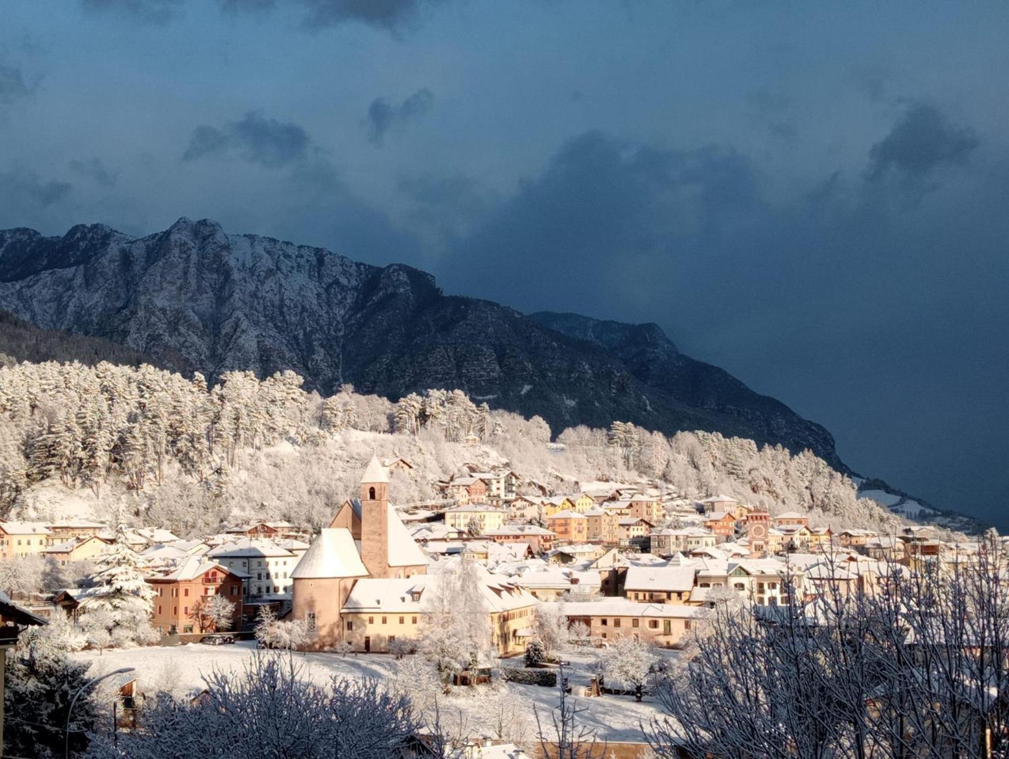 Casa Beba - Agenzia Dolomiti Affitti Apartman Cavalese Kültér fotó